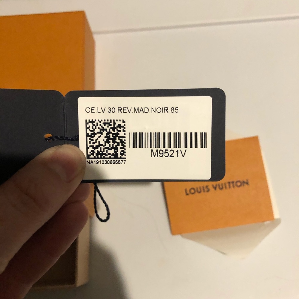 REVERSIBLE LOUIS VUTTON BELT